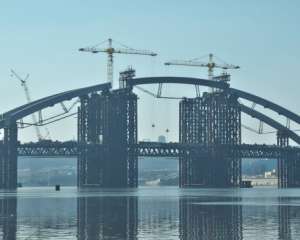 Кличко говорит, что достроит Подольский мост за три года