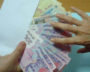 Ненастоящий начальник банка выманил у хмельнитчанки почти 2 млн гривен