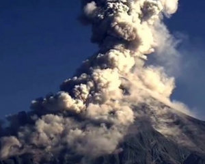 В Мексике запечатлели извержение опасного вулкана