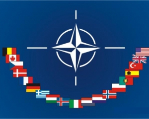НАТО не прийме Україну - Коморовський
