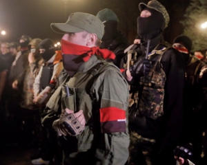 &quot;Правый сектор&quot; создает в Киеве запасной батальон