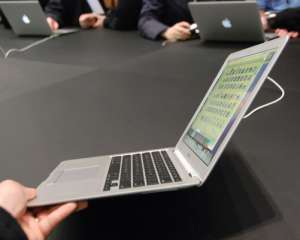Apple випустить новий MacBook Air з Retina-дисплеєм до кінця березня