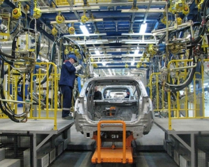 General Motors приостановил работу своего российского завода