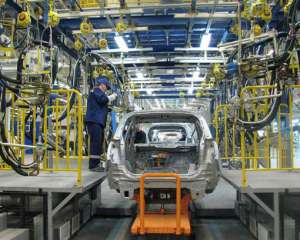 General Motors призупинив роботу свого російського завода