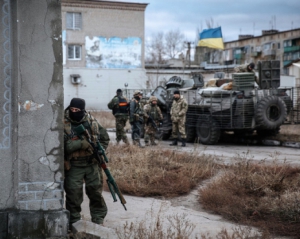 Боевики штурмуют Дебальцево: часть взяли под контроль, горят дома - журналист