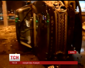 В Харькове из-за пьяного водителя на Рендж Ровере пострадали четыре человека и семь автомобилей