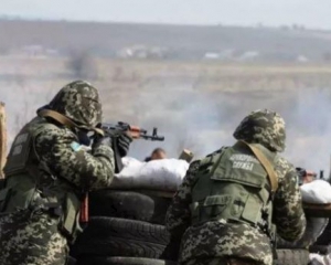 Украинские силовики отбили атаку боевиков под Луганским