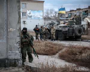 Украинские  силовики разгромили колонну войск террористов в Дебальцево