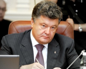 Порошенко закликав НАТО дати Україні зброю