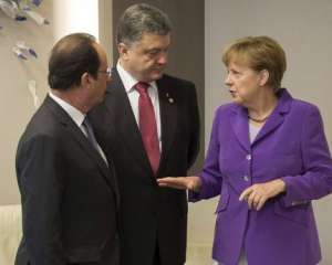 Меркель и Олланд едут к Порошенко, потом - сразу к Путину