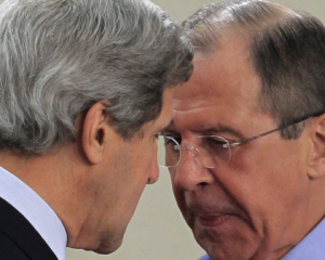 Керрі - Лаврову: Росія заплатить велику ціну за ескалацію на Донбасі
