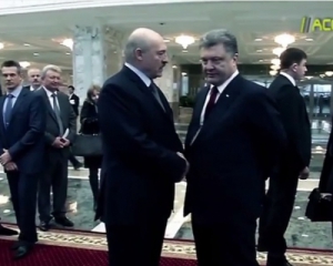 Порошенко поскаржився Лукашенко на Путіна: Він веде брудну гру