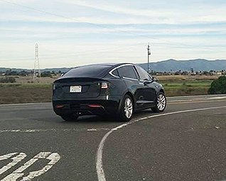 У мережі з'явилися перші фото серійного кросовера Tesla Model X