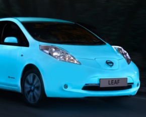 Nissan научил электромобиль Leaf светиться в темноте