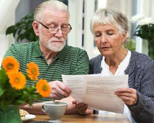 Пенсіонерам, які працюють, можуть зменшити пенсії