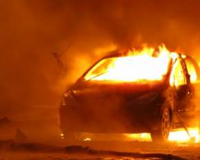 В Киеве ночью сгорели 4 иномарки
