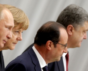Порошенко созвонится с Путиным, Меркель и Олландом сегодня вечером