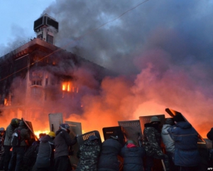 Відступ українських бійців з Дебальцевого, річниця найжорсткіших протистоянь Майдану — головні події дня