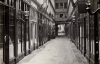 В середине XIX века улицы Парижа оставались узкими - ретро фото