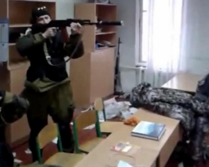 Боевики устроили стрельбище в донецкой школе