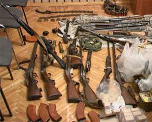 На Харківщині затримали бойовиків із цілим арсеналом зброї та вибухівки