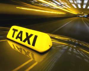 Столичні таксисти підняли тариф на проїзд