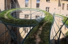 Польские архитекторы соединили корпусы офисов травянистой тропой