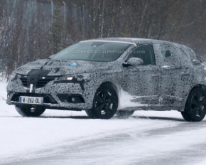 У мережі з&#039;явилися шпигунські фото нового Renault Megane