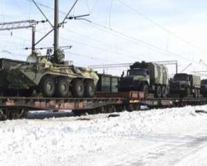 Россия эшелонами через Иловайск перебрасывает боевикам технику и оружие