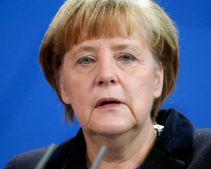 Меркель призвала Путина найти убийц Немцова