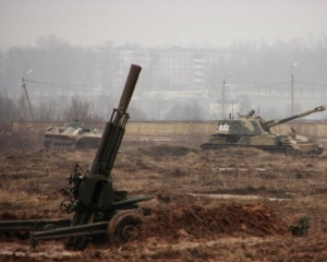 Террористы гатят вблизи Дебальцево из 120-мм минометов