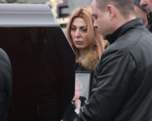 Похорон Чечетова, бойовики дурять ОБСЄ, готівковий долар дешевшає - головні події дня