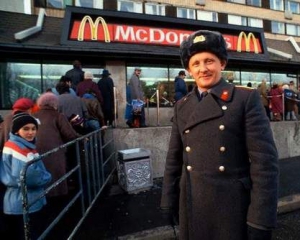 В Думі образились через санкції: пропонують Coca-Cola і Mcdonald&#039;s піти з Росії