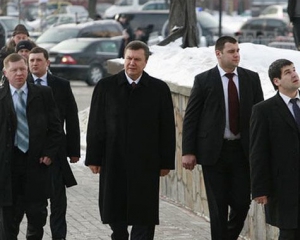 Прокуратура взялась за начальника охорони Януковича