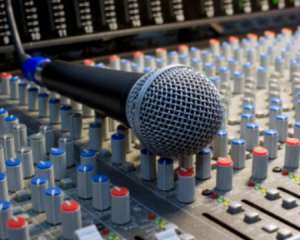 Радиостанции заставят ставить больше украинской музыки