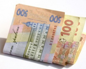 НБУ приблизил курс гривни к 23 за доллар