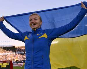 Україна дозволить семи легкоатлетам виступати за Росію