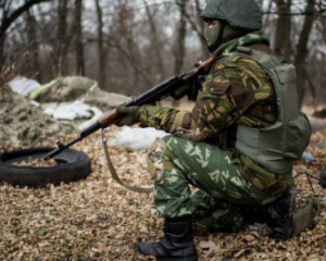 Бойовики продовжують обстріли: у хід іде як стрілецька зброя, так і РСЗВ