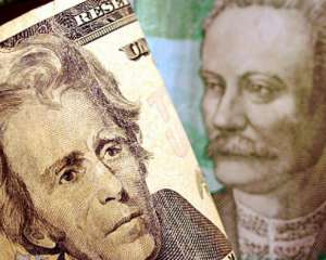 Доллар на межбанке упал ниже 22 гривень