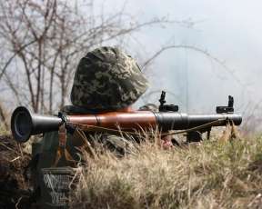 Российские оккупанты обстреливают &quot;горячие точки&quot; Донбасса с &quot;отведенного&quot; оружия