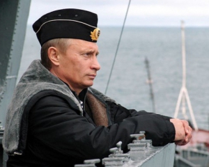 Путин поднял по тревоге Северный флот и войска Западного округа