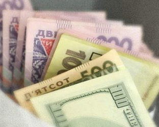 Нацбанк опустил курс гривни почти на 50 копеек