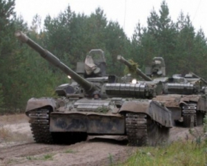 ОБСЕ зафиксировала в Александровске колонну танков боевиков