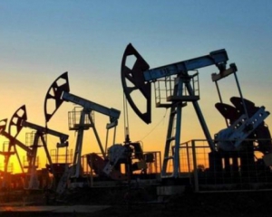 Нефть может обвалиться до $20 - Bloomberg