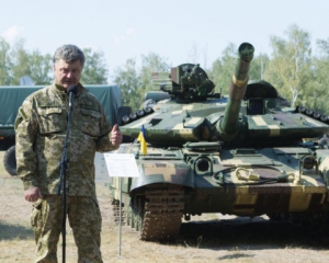 Украина готова хоть сегодня отвести танки от линии разграничения - Порошенко