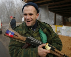 Беженцы, уехавшие в РФ, возвращаются на Донбасс тренированными боевиками