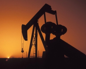 Нефть Brent упала ниже $56 за баррель