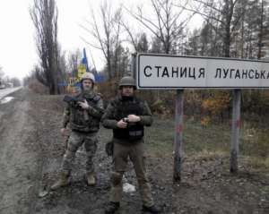 &quot;Айдар&quot; вместе с боевиками ЛНР ремонтируют мост в Станице Луганской - ОБСЕ