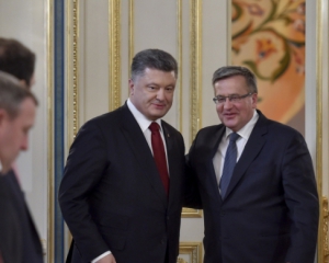 Коморовский считает, что Украина может получить безвизовый режим на саммите в мае