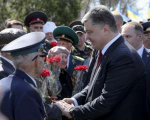 Президент нагородив учасників звільнення Одеси, бійців АТО та волонтерів